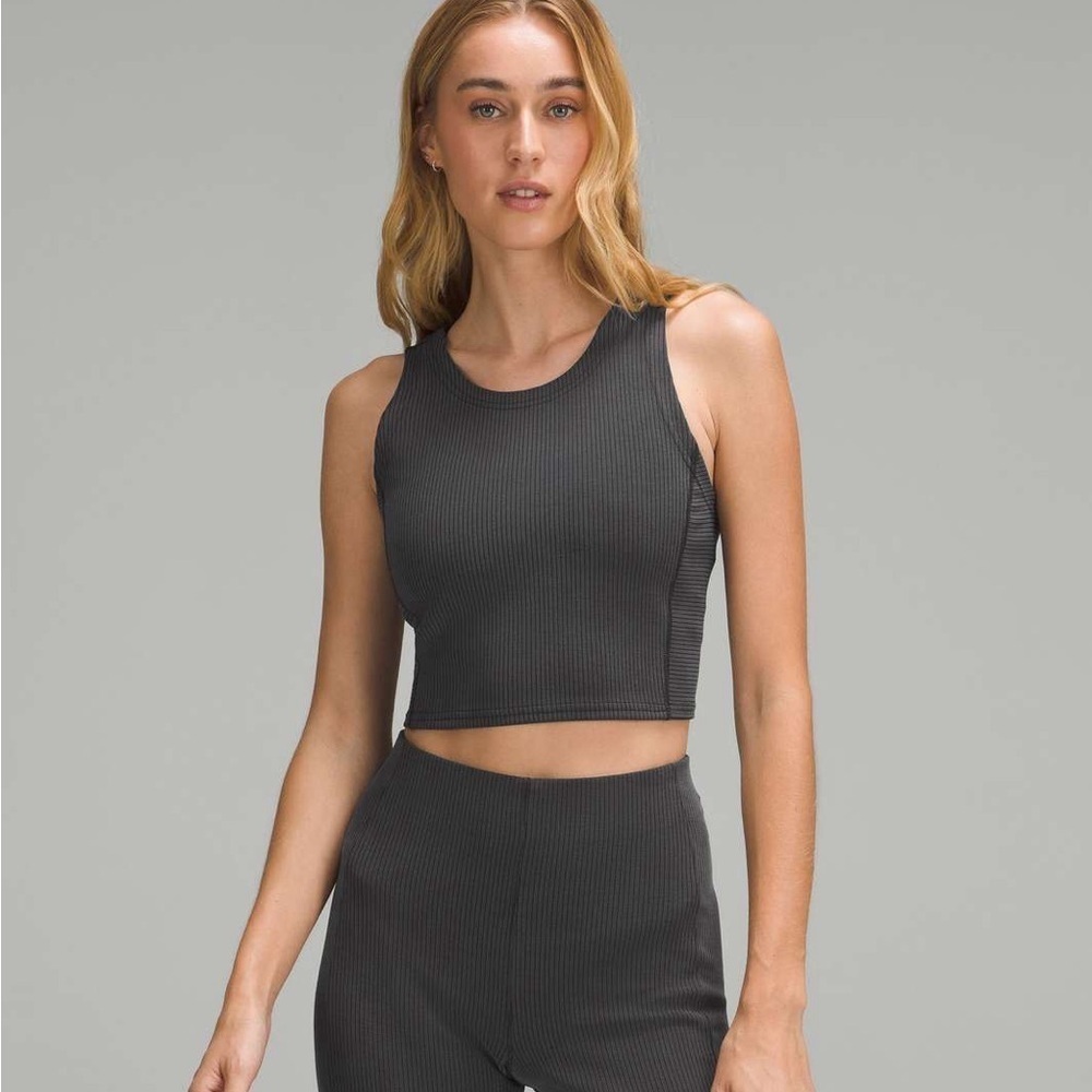 NWOT💕 Lululemon Ribbed Softstreme Cropped Tank Top
Size 8